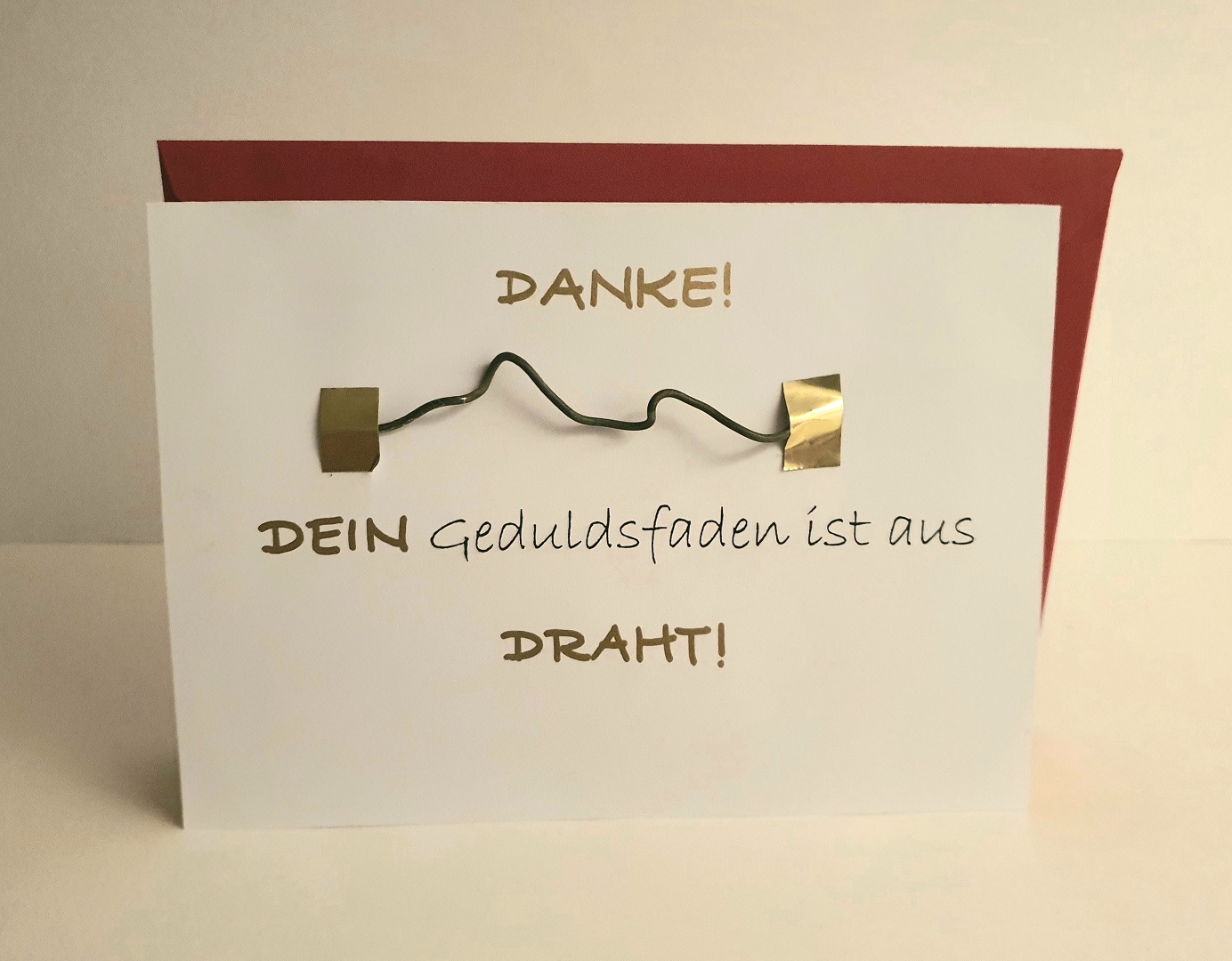 Dankeskarte in Rot - Geduldsfaden aus Draht